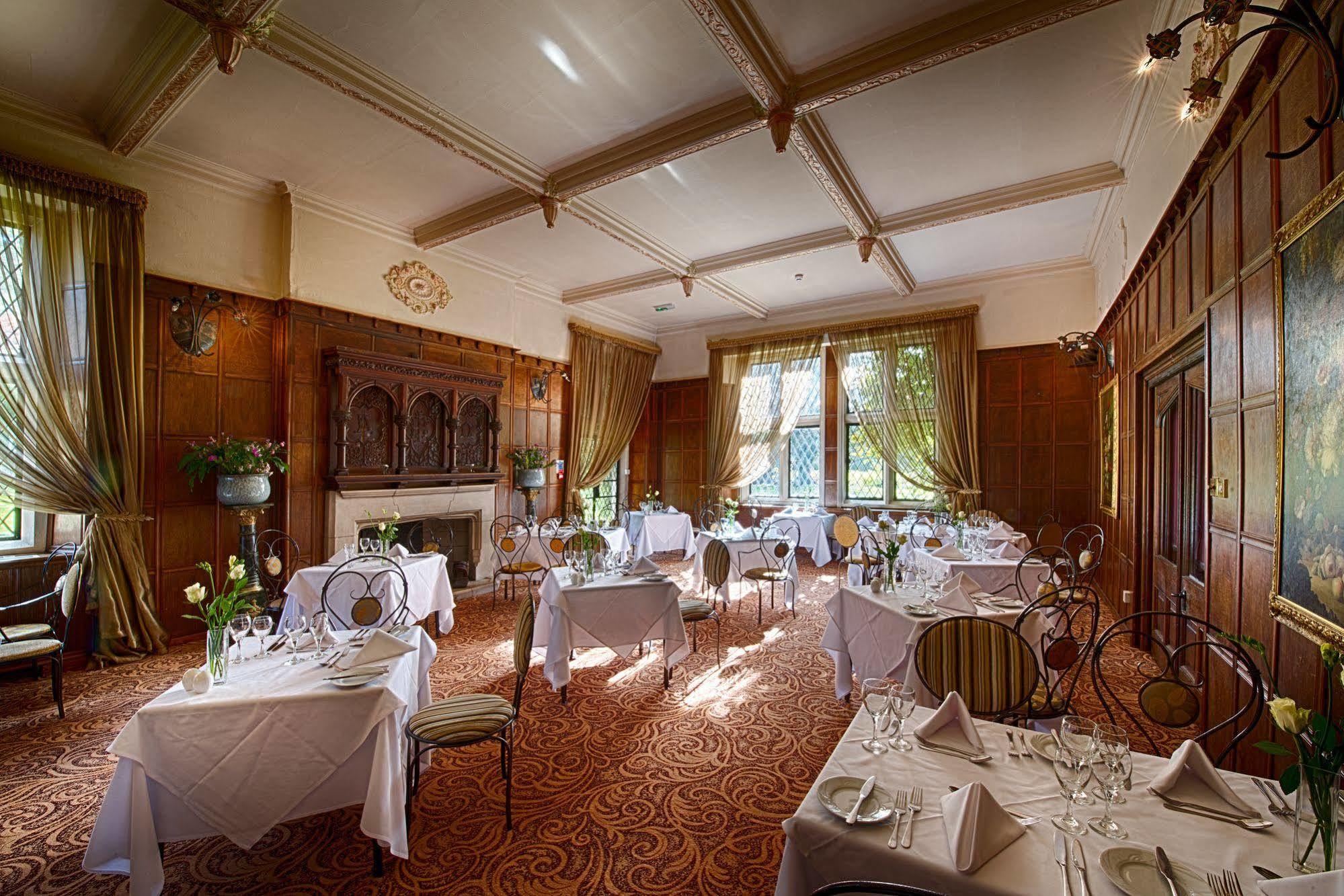 Miskin Manor Hotel Hensol Esterno foto