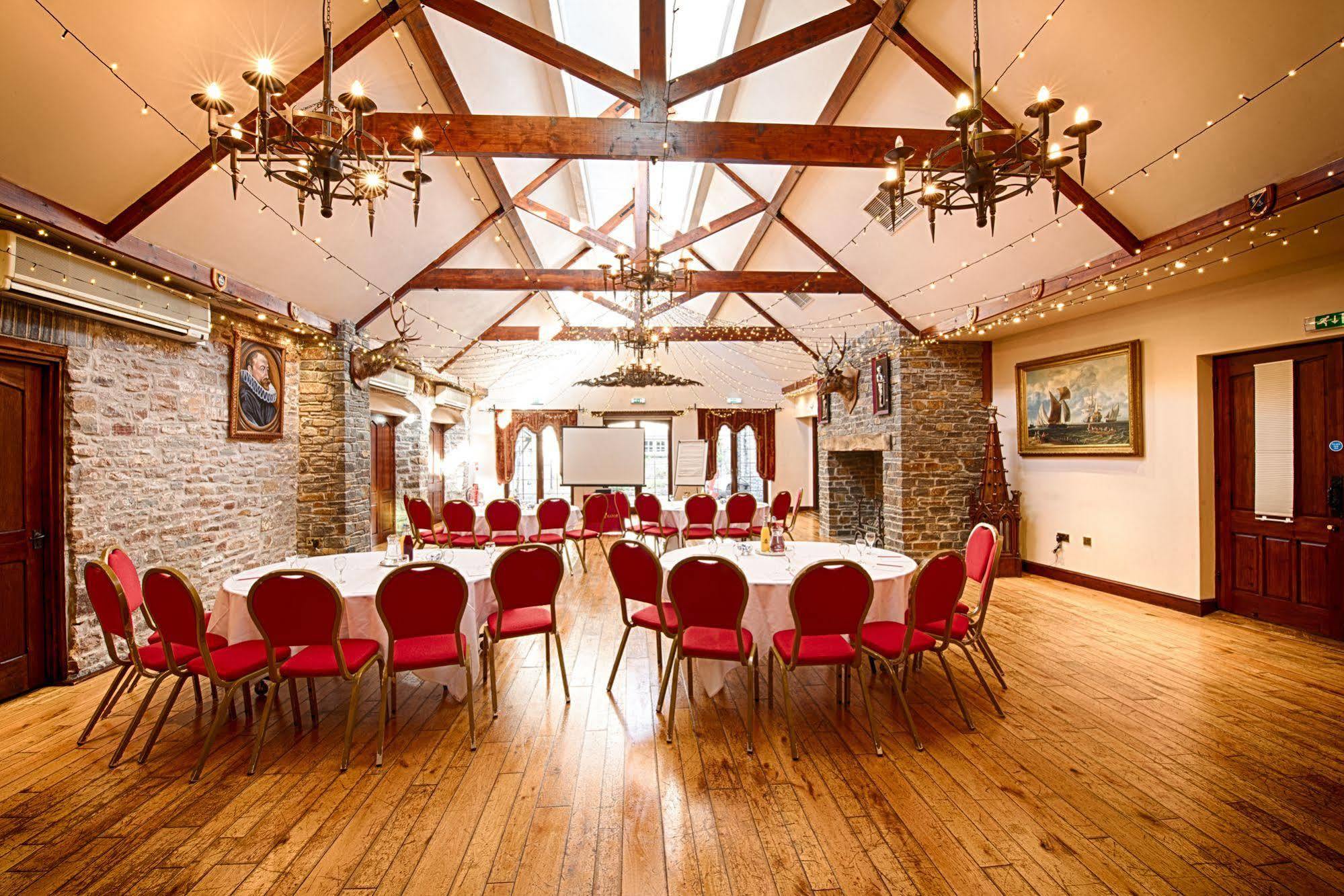 Miskin Manor Hotel Hensol Esterno foto